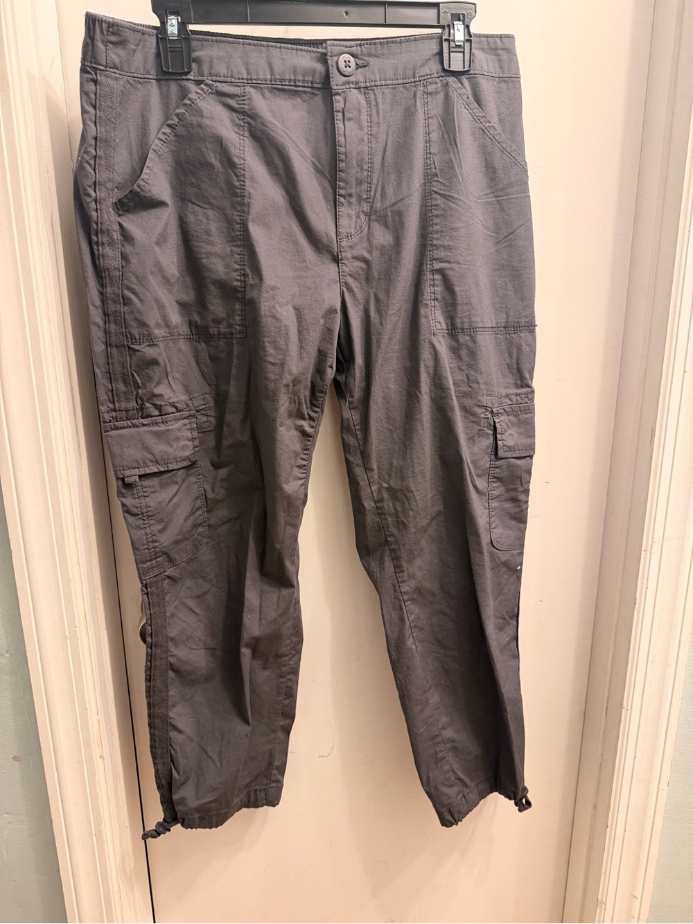 Cropped Utility Cargo Pants in Gray - Casual Women's Ankle Style